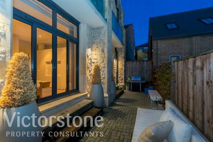 2 Bedroom Apartment To Rent In Grove View Apartments, Highgate Road, Gospal Oak, London, NW5