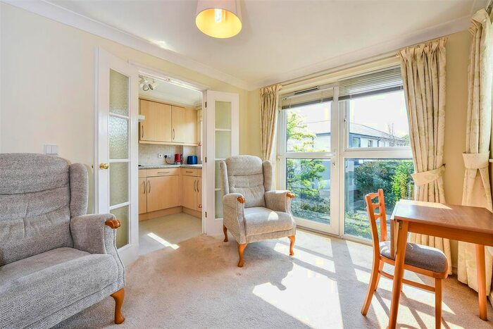 1 Bedroom Flat For Sale In Old Winton Road, Andover, SP10