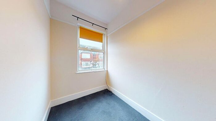 2 Bedroom Flat For Sale In Cheriton High Street, Folkestone, CT19