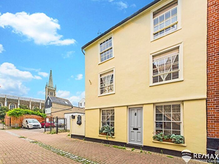 3 Bedroom Semi-Detached House For Sale In Kings Head Street, Harwich, CO12