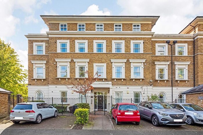 2 Bedroom Flat To Rent In Lewisham Way, Brockley, London, SE4