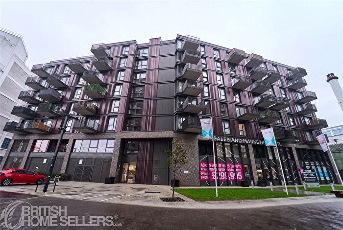 2 Bedroom Flat For Sale In Powerhouse Lane, Hayes, UB3
