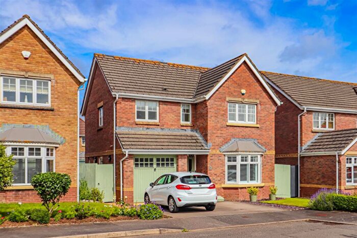 4 Bedroom Detached House For Sale In Fforest View, Barry, CF62