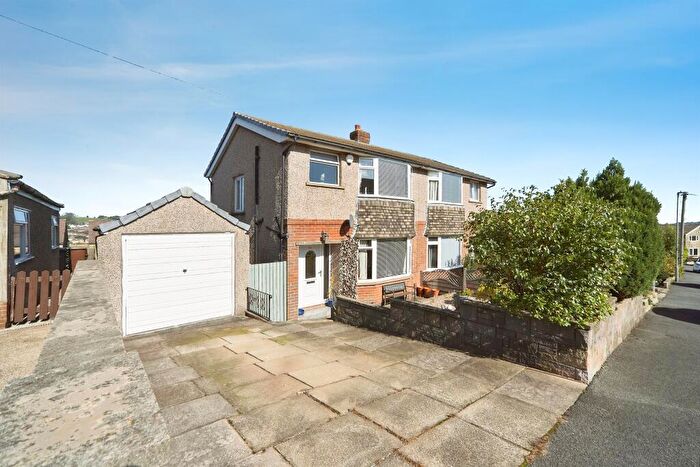 3 Bedroom Semi Detached House For Sale In Wheathead Crescent, Keighley, BD22