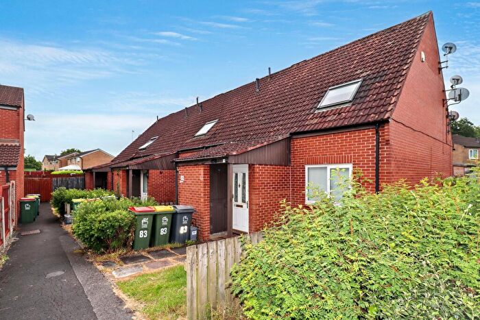 2 Bedroom Flat For Sale In Thistlecroft, Ingol, Preston, Lancashire, PR2