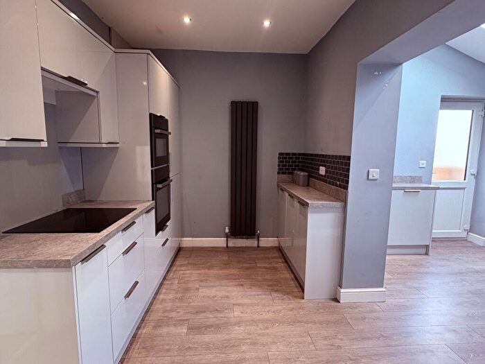 3 Bedroom House To Rent In Commercial Street, Bacup, OL13