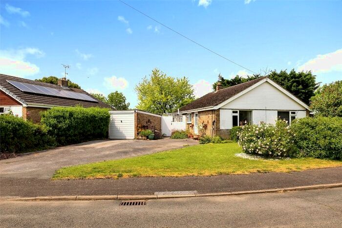 3 Bedroom Bungalow For Sale In Cartwright Road, Charlton, Banbury, OX17