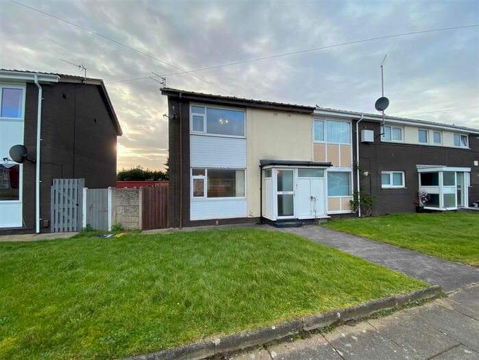 2 Bedroom Property To Rent In Clayton Crescent, Blackpool, FY4