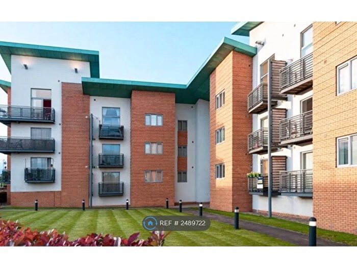 2 Bedroom Flat To Rent In The Embankment, Brierley Hill, DY5