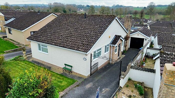 3 Bedroom Bungalow For Sale In Long Barrow Road, Calne, SN11