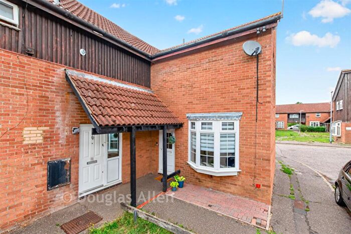 3 Bedroom End Of Terrace House For Sale In Montsale, Pitsea, Basildon, Essex, SS13