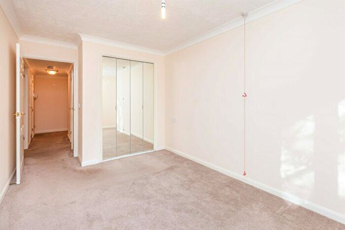 1 Bedroom Retirement Property To Rent In Florence Court, Willow Road, Aylesbury, HP19