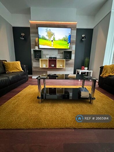 7 Bedroom Terraced House To Rent In Stalbridge Avenue, Liverpool, L18