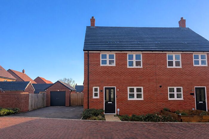 3 Bedroom Semi Detached House For Sale In Binyon Gardens, Stotfold, SG5