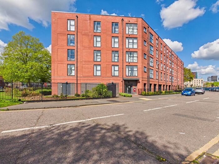 2 Bedroom Flat For Sale In St Lukes Road, City Centre, Birmingham, B5