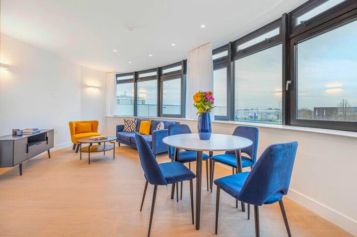 1 Bedroom Flat To Rent In New Horizons Court, Brentford, TW8