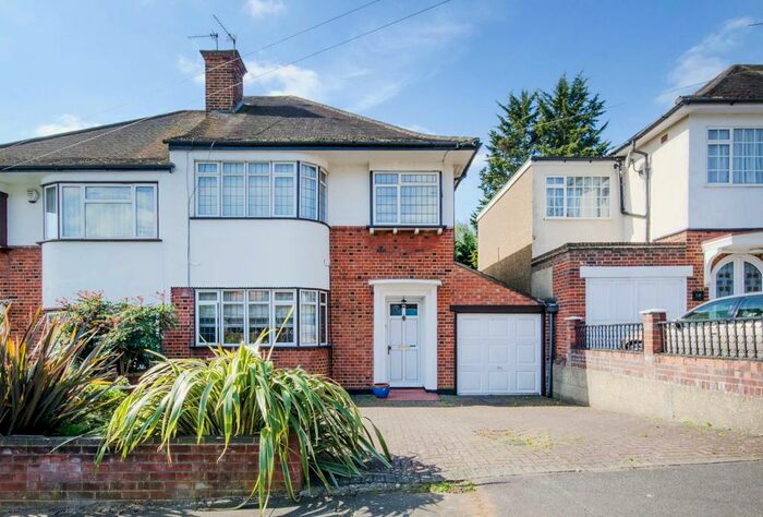 3 Bedroom Semi-Detached House To Rent In The Ridgeway, North Harrow, Harrow, HA2