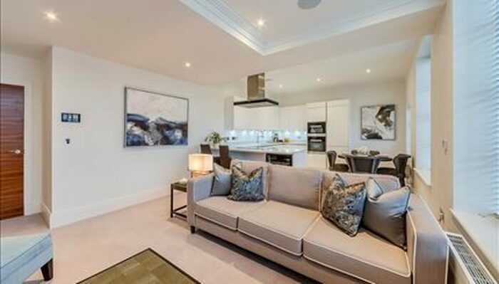 2 Bedroom Flat To Rent In Rainville Road, London, W6