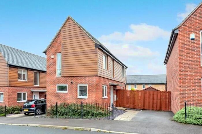 2 Bedroom Property To Rent In Oaklands Street, Leeds, LS8