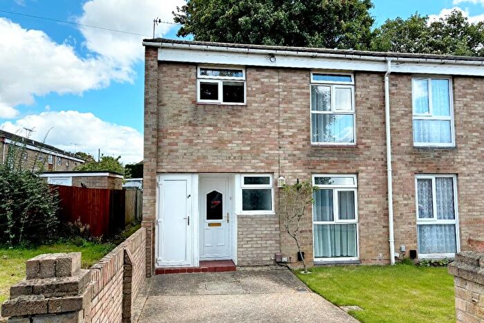 3 Bedroom End Of Terrace House To Rent In Whitehouse Gardens, Millbrook, Southampton, Hampshire, SO15