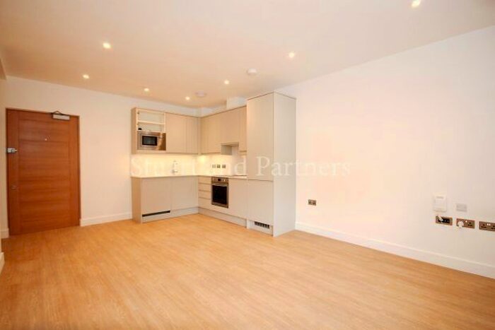 2 Bedroom Property To Rent In Perrymount Road, Haywards Heath, RH16