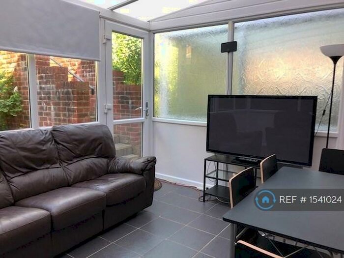 5 Bedroom Semi-Detached House To Rent In Dirac Road, Bristol, BS7