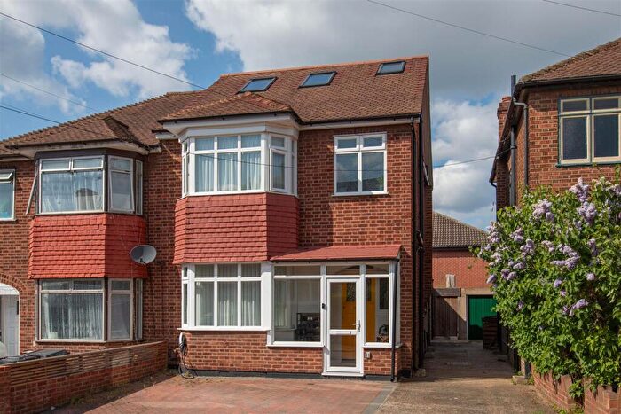 4 Bedroom Semi Detached House For Sale In Longacre Road, Walthamstow, E17