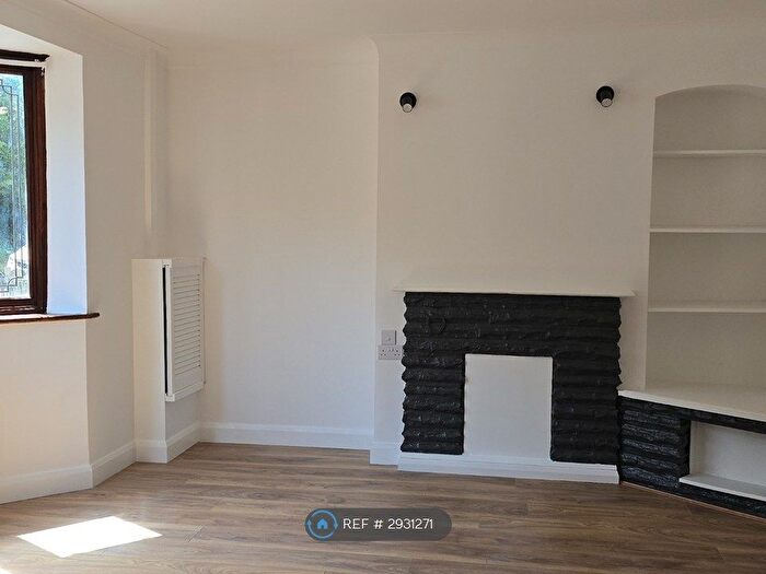 3 Bedroom Terraced House To Rent In Alfreds Gardens, Barking, IG11