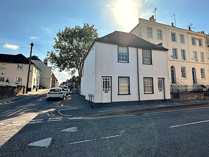 2 Bedroom End Of Terrace House To Rent In Oaten Hill, Canterbury, CT1