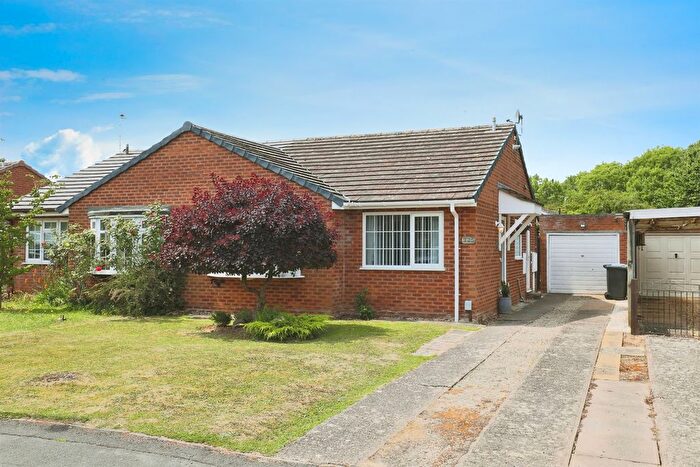 2 Bedroom Semi-Detached Bungalow For Sale In Dovehouse Drive, Wellesbourne, Warwick, CV35