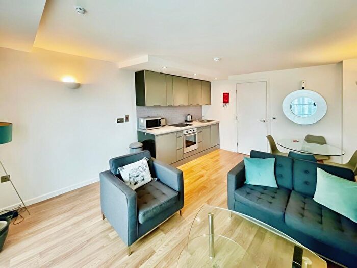 2 Bedroom Flat To Rent In West Point, Wellington Street, Leeds, West Yorkshire, LS1