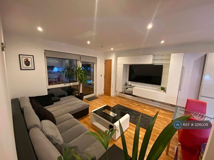 2 Bedroom Flat To Rent In Brandon Court, London, E16