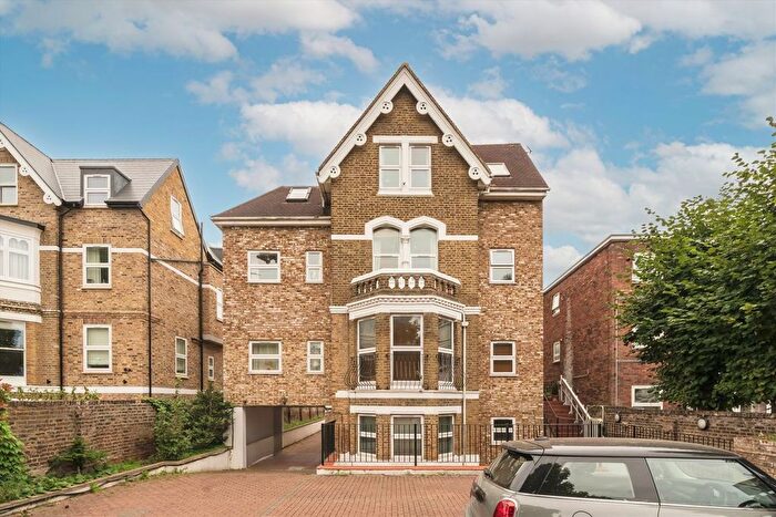 2 Bedroom Flat To Rent In Sutherland Road, West Ealing, W13