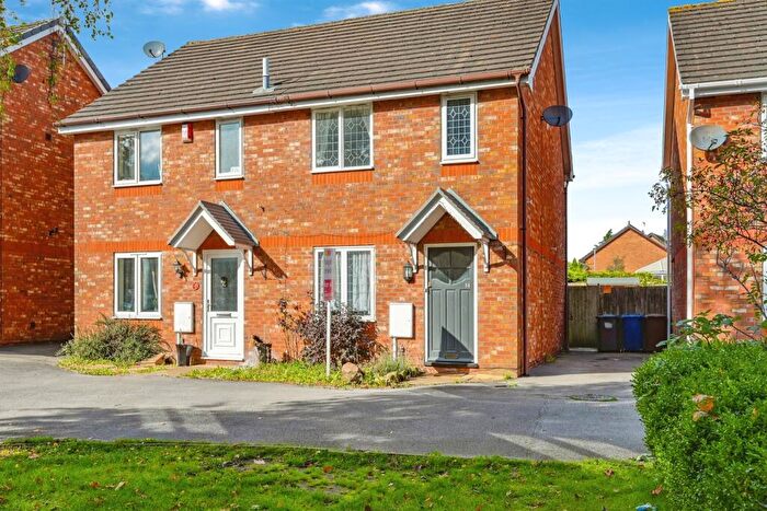 3 Bedroom Semi-Detached House For Sale In Oakden Close, Bramshall, Uttoxeter, ST14