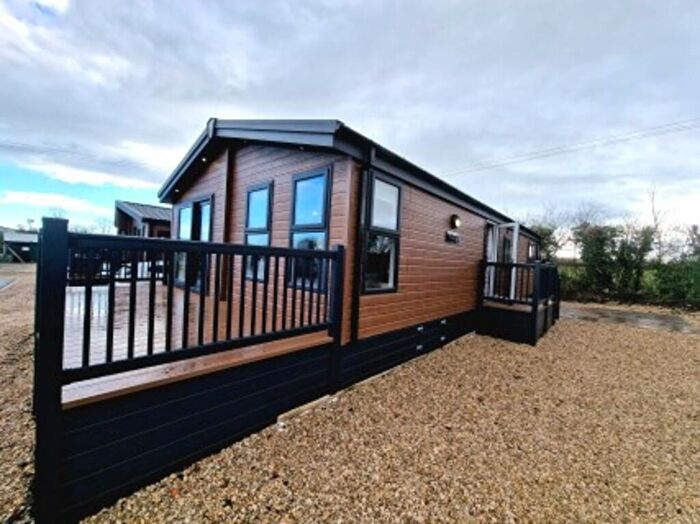 2 Bedroom Park Home For Sale In Whitminster Park, Whitminster, GL2