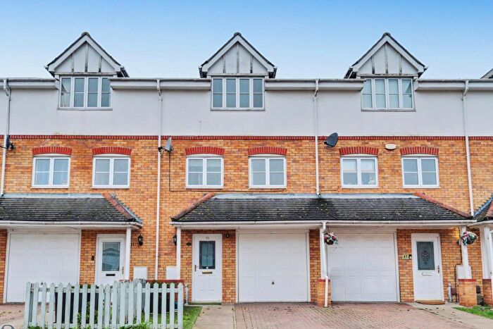 3 Bedroom Terraced House For Sale In Seaforth Grove, Southend-on-Sea, SS2