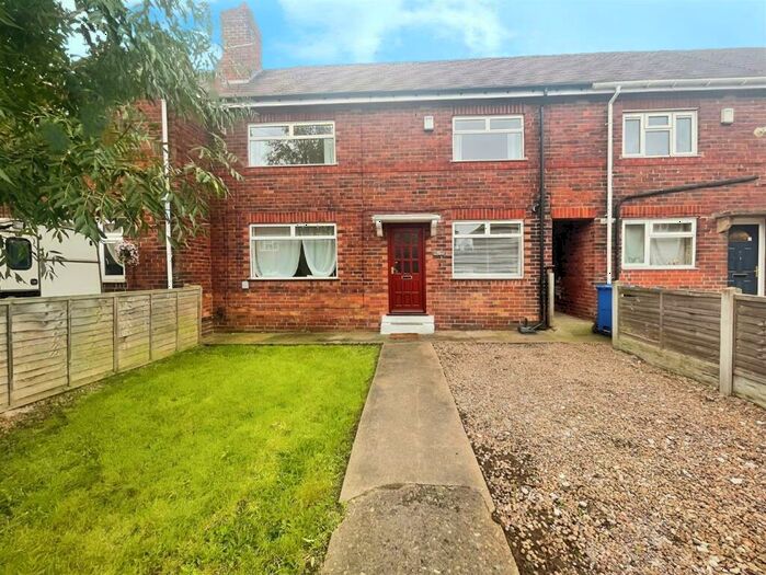 3 Bedroom Town House To Rent In Surrey Street, Doncaster, DN4