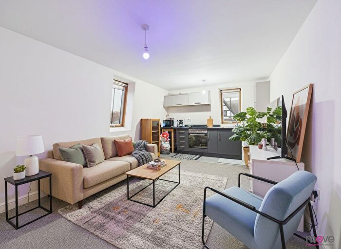 2 Bedroom Flat To Rent In Nashs Passage, Worcester, WR1