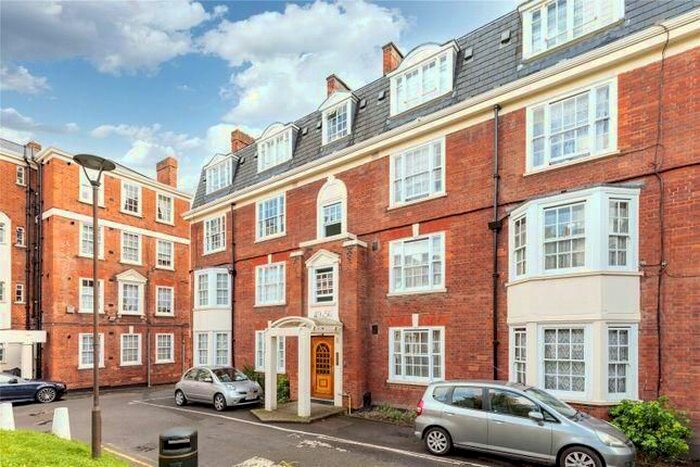 3 Bedroom Flat To Rent In Tyndale Mansions, Upper Street, Angle, Highbury &amp; Islington, London, N1