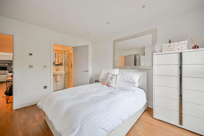 2 Bedroom Penthouse To Rent In Stanhope Road, , Highgate, London, N6