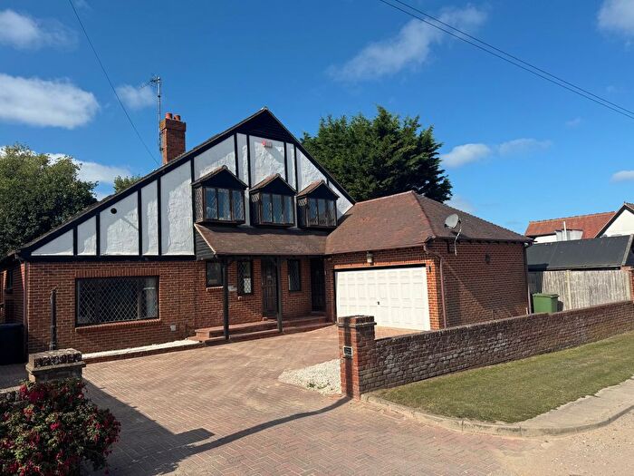 4 Bedroom Detached House For Sale In Second Avenue, Broadstairs, CT10
