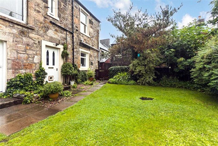 3 Bedroom Flat For Sale In Main Street, Lochwinnoch, PA12