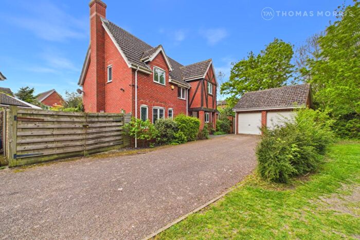 5 Bedroom Detached House For Sale In Russet Close, St. Ives, Cambridgeshire, PE27