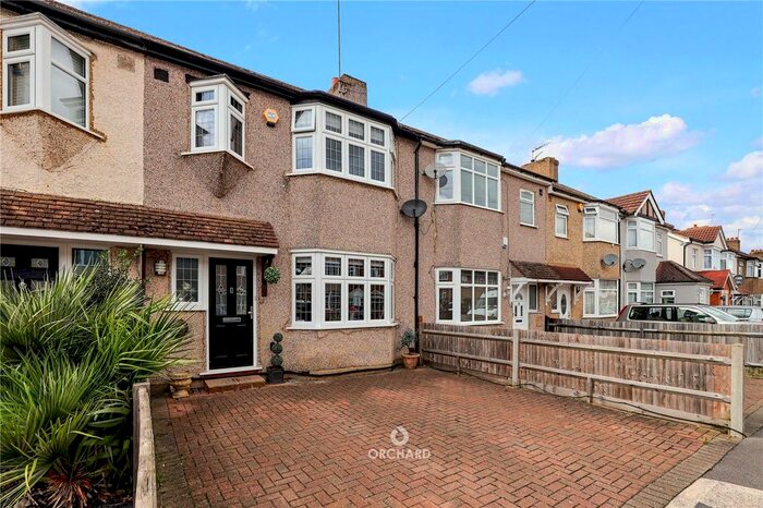 4 Bedroom Detached House To Rent In Woodcroft Crescent, Hillingdon, Middlesex, UB10