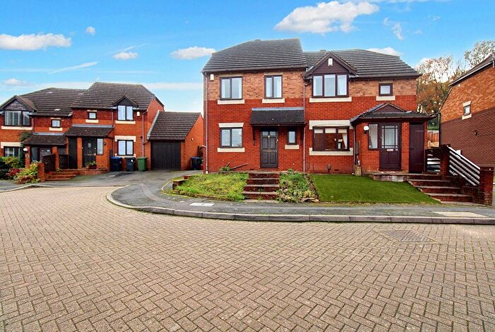 3 Bedroom Semi Detached House For Sale In Clifden Grove, Kenilworth, Warwickshire, CV8