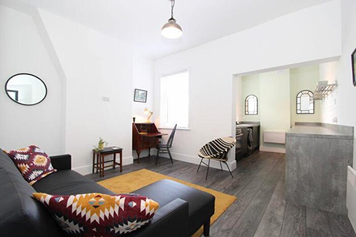 1 Bedroom Flat To Rent In Victoria Street, Stoke-On-Trent, ST4