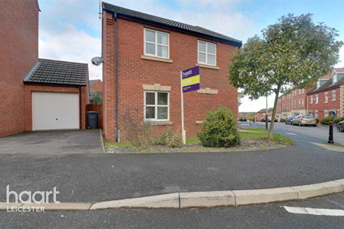 3 Bedroom Semi-Detached House To Rent In Kepwick Road, Leicester, LE5