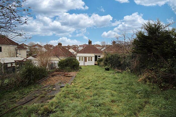 2 Bedroom Detached Bungalow To Rent In Avon Road, Southampton, SO18