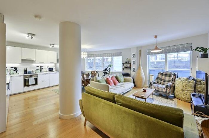 2 Bedroom Flat For Sale In Steedman Street, London, SE17