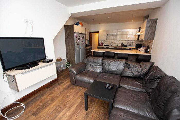 7 Bedroom House To Rent In Heeley Road, Birmingham, West Midlands, B29